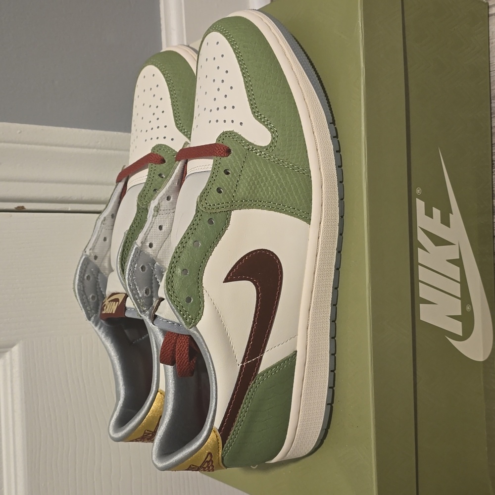 Jordan 1 Low Year of the Dragon